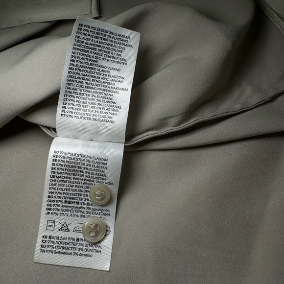H&M Satin Blouse Long Sleeve Grey/Green Notched Collar Button Down - Picture 8 of 8